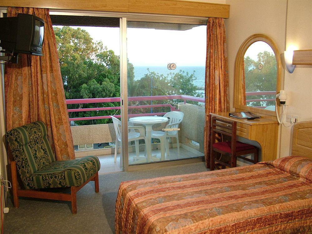 Arsinoe Beach Hotel Limassol Extérieur photo